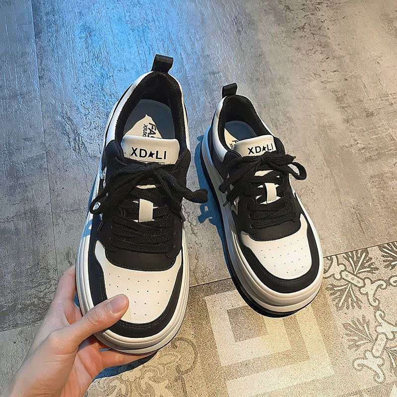 High-value fashion and versatile star big-toe shoes for women autumn campus style round toe increase height versatile student board shoes2025