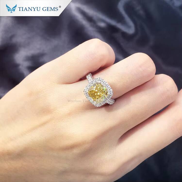 Tianyu Gems 8mm Cushion Crushed Ice Cut Vivid Yellow Moissanite halo Ring Women 18k 14k 10k White Gold Rings Customized Jewelry