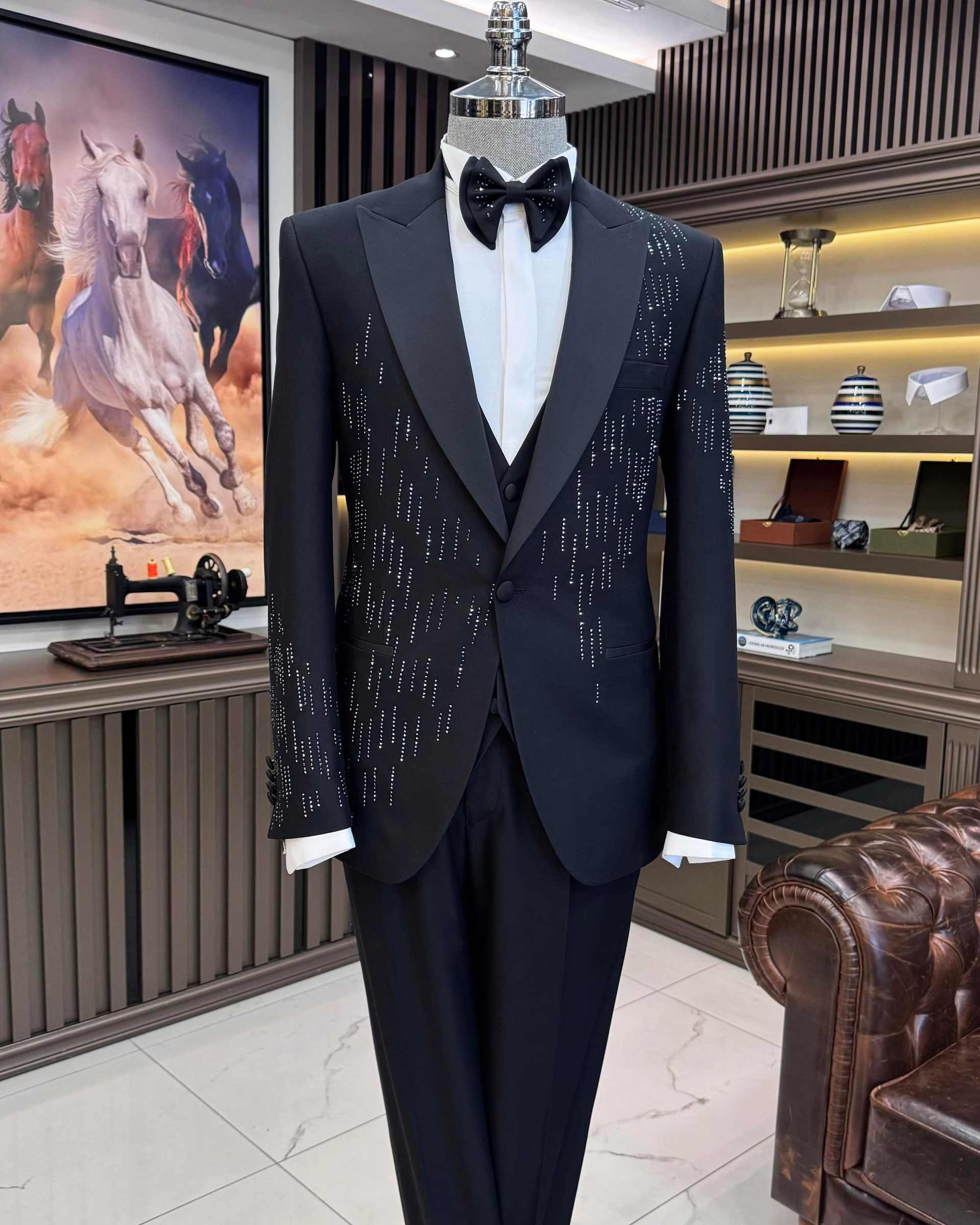 Handsome Crystals Suits For Men 2 Pieces Peaked Lapel Single Breasted Jacket Blazers Business Occasion Custom Made