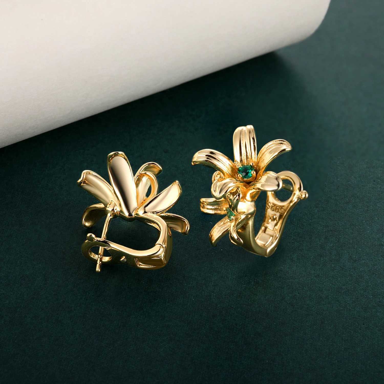 HFE Golden Flower Womens Earrings 925 Pure Silver Laboratory Womens Gorgeous Wedding Accessories Party Elegant JewelryW251029