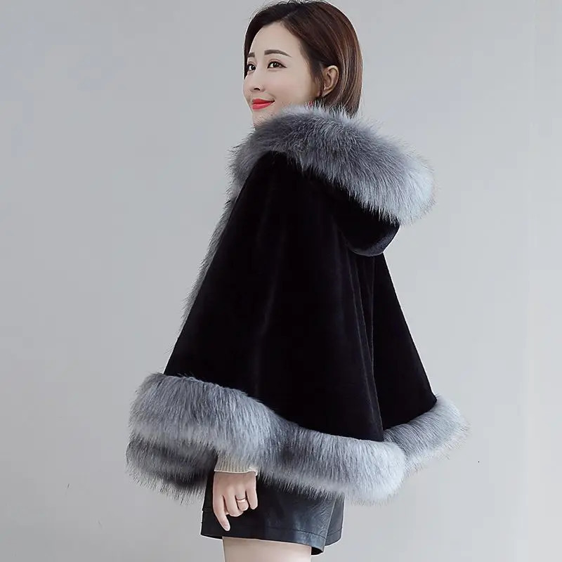 Plush Fur Coat Womens Water Lamb Fur Short Style Slim Fit and Slimming Fur Shawl Cape Fashion 251029