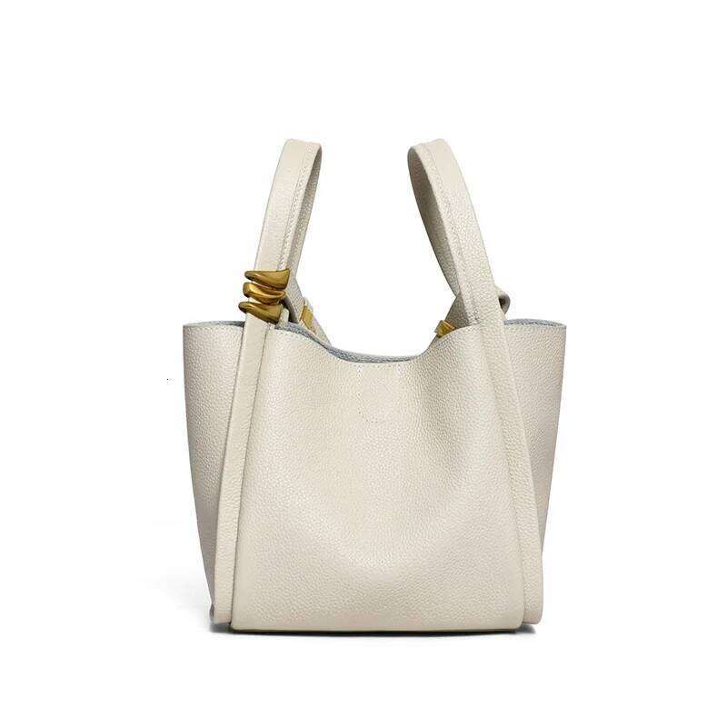 Designer bag 52 Fashion New Women's One Shoulder Bucket Bag, Autumn/Winter Versatile Leather Handheld Vegetable Basket Bag