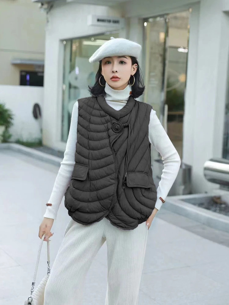 Autumn Winter Solid Lightweight Oneck Down Vest Female Single Breasted Quilted Sleeveless Waistcoats Women White Duck Down Vest 251024