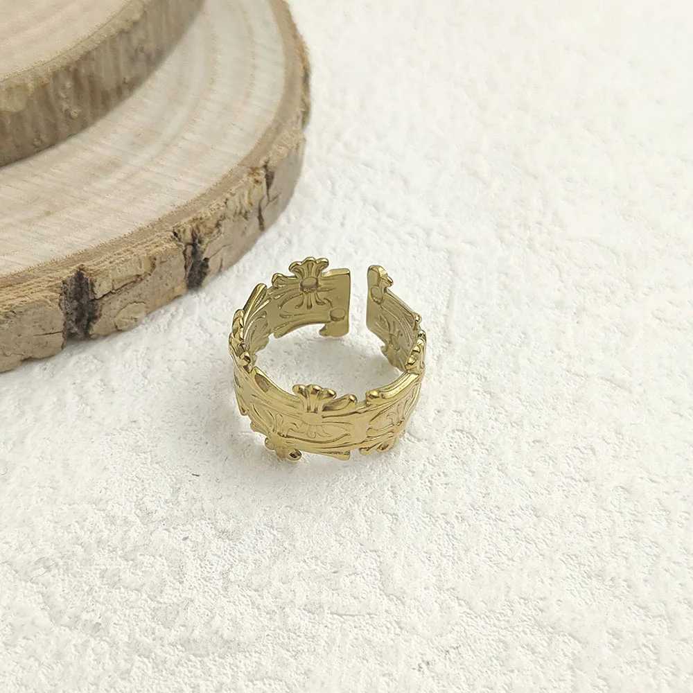 Fashionable new cross goldplated stainless steel ring waterproof and nonfading heavy metal open adjustable ringW251030