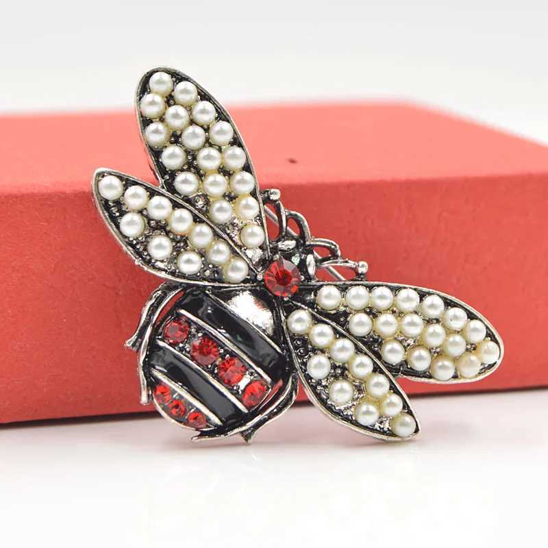 CINDY XIANG 2 Colors Choose Rhinestone and Pearl Bee Brooches for Women Vintage Jewelry Fashion Insect Pin High Quality Y251029