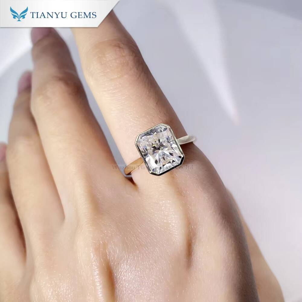 Tianyu Gems 14k Yellow Gold Radiant 8X10mm Moissanite D VVS1 Solitaire Diamond Engagement Ring for Women