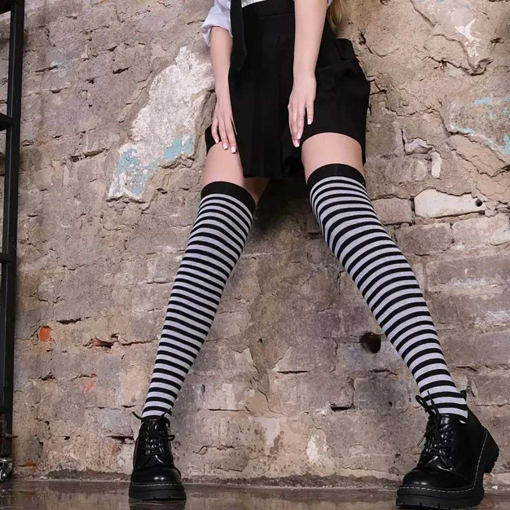 Autumn Stripes Over Knee Thigh Socks For Women Knitted Cotton Colorful Long Stockings Hot Girl High Sock Christmas Wear R251030