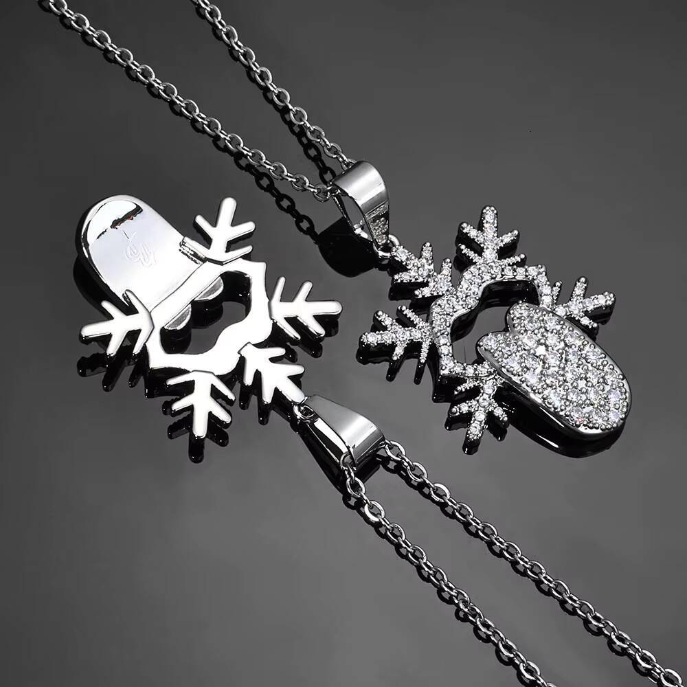 NUOYA Fashion Christmas Jewelry Iced Out Silver Plated Diamond Tongue Shape Snowflake Pendant for Men Women Luxury Gift Necklace Designer's style