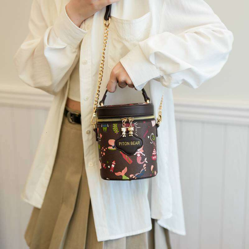 Bag Female Niche 2025 Bucket Advanced New Cylinder Fashion Single Shoulder Crossbody Bag Handheld Texture