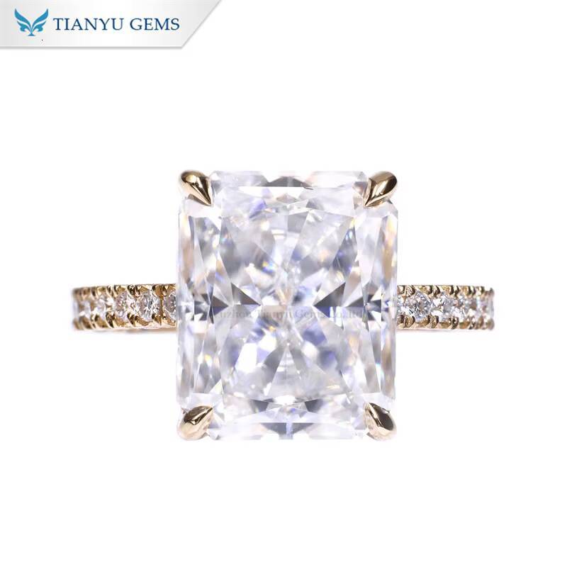 Tianyu Custom Sparkle Wedding Style Ring Band Fashion Luxury 5Ct Iced Crushed Radiant Moissanite Engagement Ring Women Bride