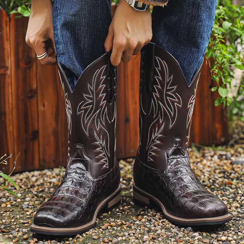 Retro wide toe Western cowboy boots highquality Mens boots Male shoes adult embroidery MidCalf boots Knight Cowboy Boots 2025 Z251029