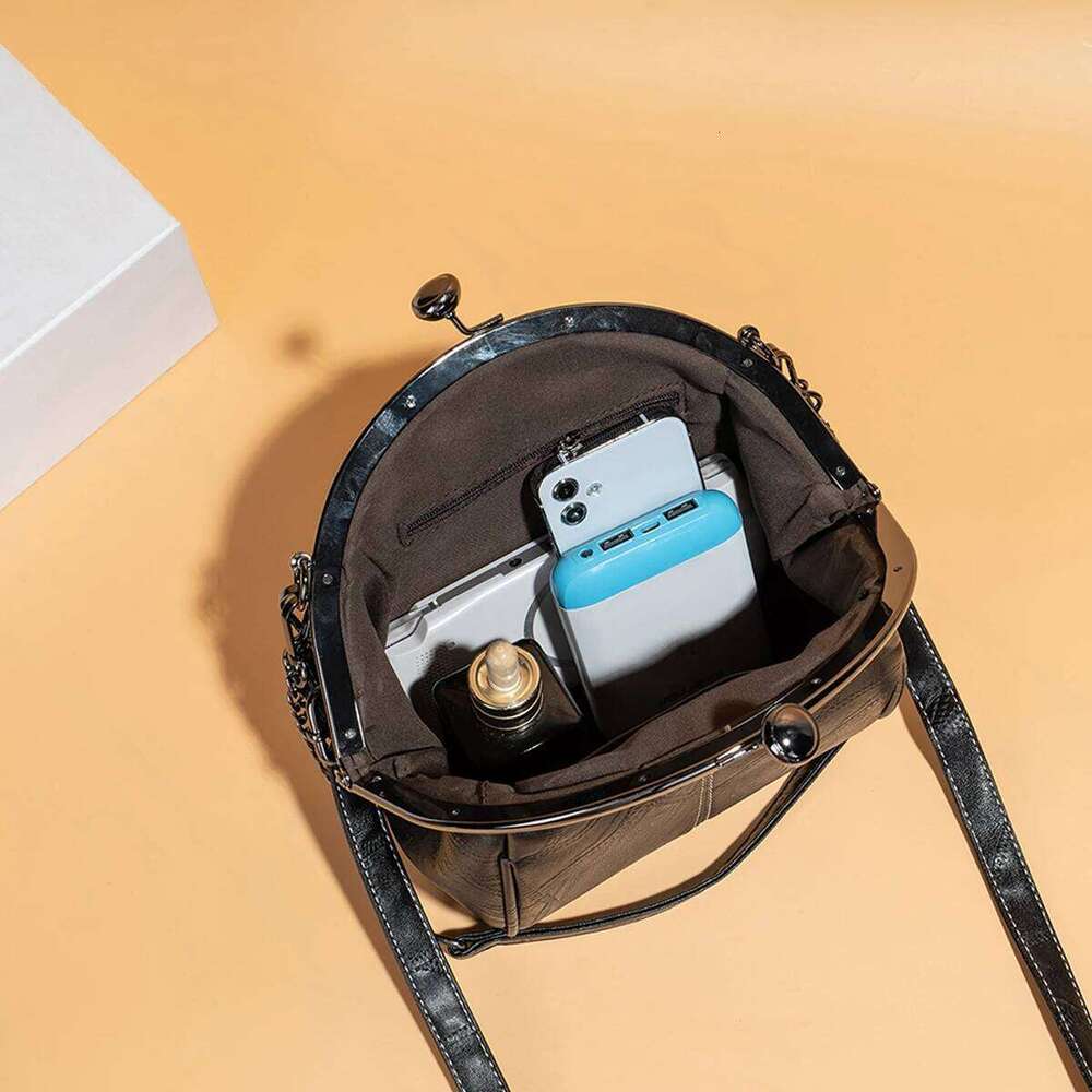 Designer bag 52 2024 New Fashion Chain Shoulder Commuting Temperament Premium Women's Bag