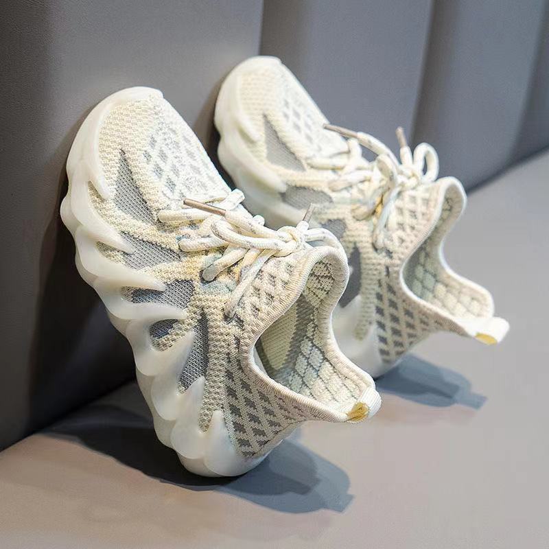 Women's designer fashionable spring and summer new children's sports shoes, cute octopus casual shoes, mesh women's shoes, fashionable 