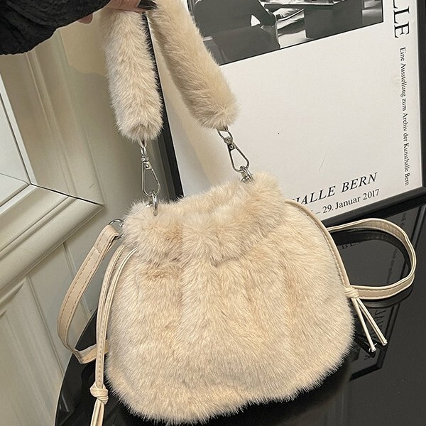 TEROUYE Winter New Women's Plush Bag Fashion Simple Solid Color Bucket Bag Korean style Niche Design Handbag Luxury