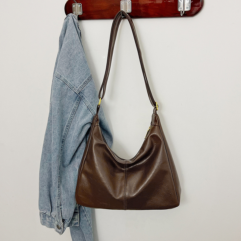 2025 Summer New Women's Fashion Large Capacity Synthetic Leather Handbag Casual Simple Classic Work Shoulder Bag Student Fashion Crossbody Bag