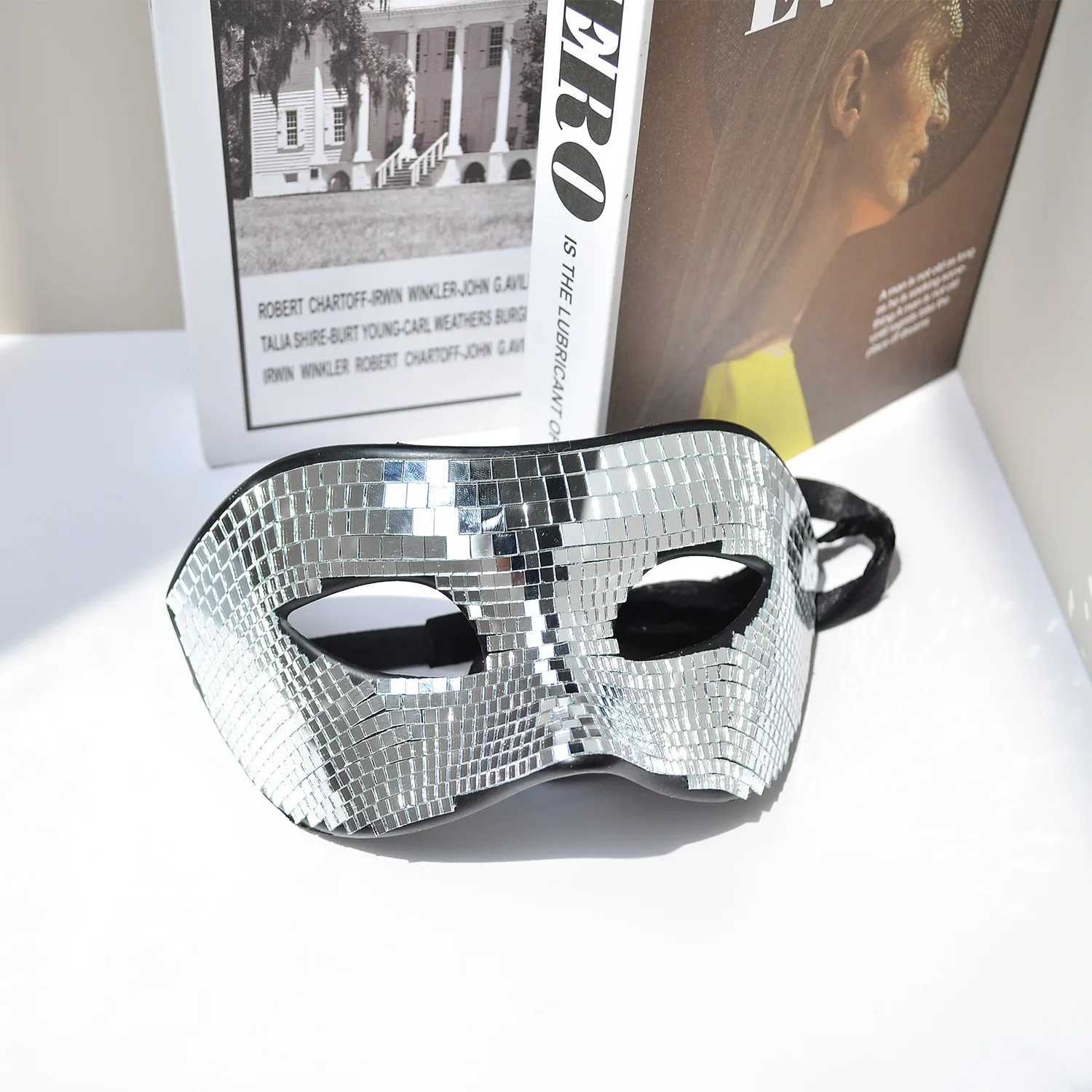 Disco Ball Glitter Face Mask Venetian Masquerade Mask for Women Men Party Prom Ball Bright Silver Mirror Eye Covers HalloweenW251029
