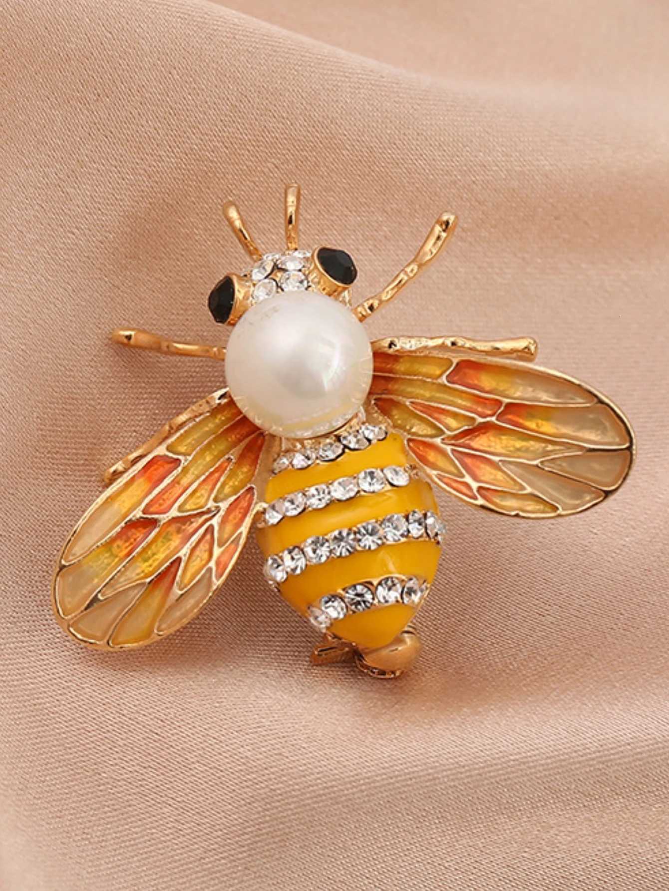 1 piece of womens European and American trendy little bee pearl brooch for fashionable dressing banquet party holiday gift Y251029