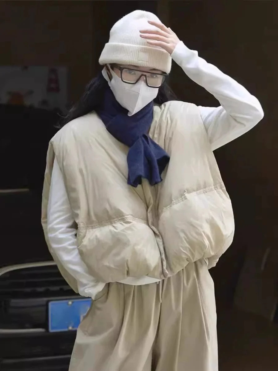 Womens ort White Du down Vest Autumn Winter Sle Outerwear Casual Loose Faion European Sle oulder Pad Jaet 251024