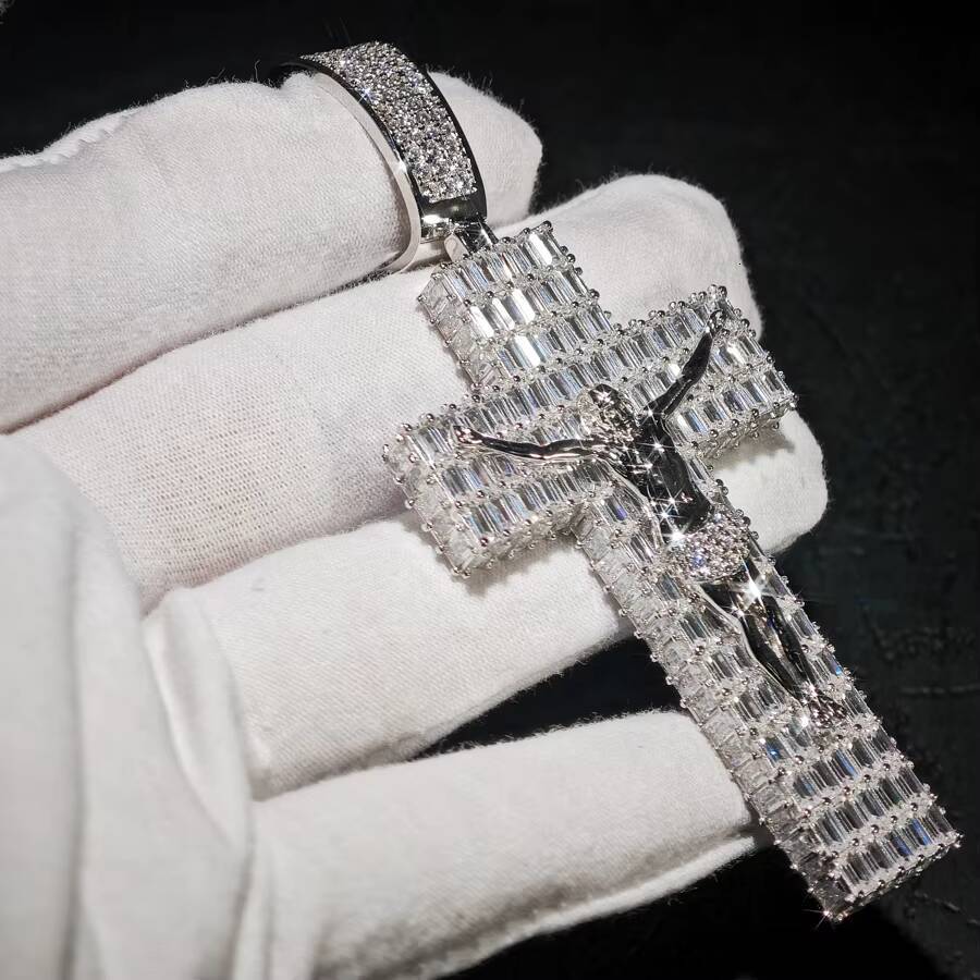 Pass Diamond Tester Trendy Hip Hop D Color VVS Baguette Moissanite Cross Jesus Pendant With 925 Sterling Silver GRA Men Party