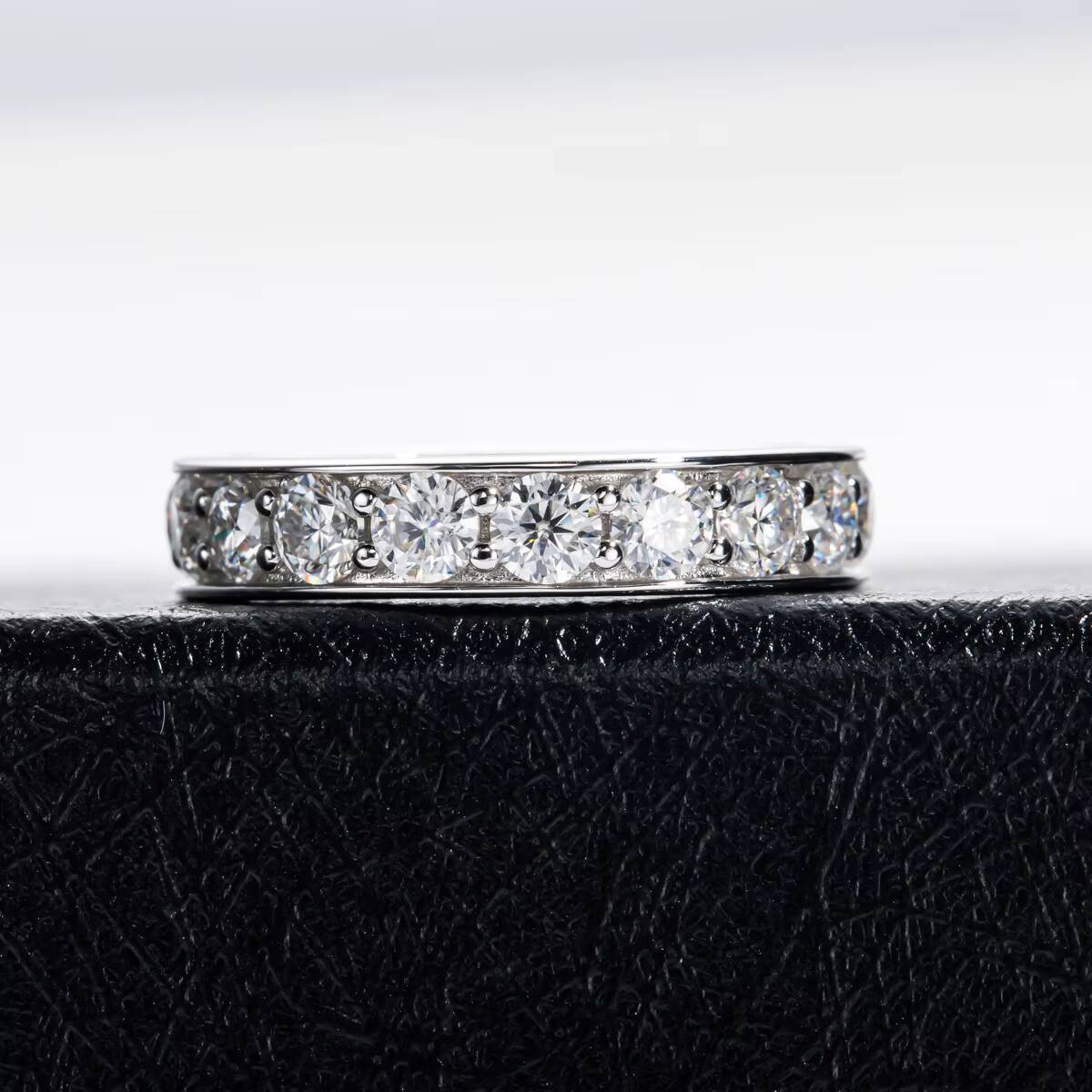 Fashion Jewelry 925 Sterling Silver Row Stacked Ring Moissanite Diamond Wedding Engagement Ring for Women