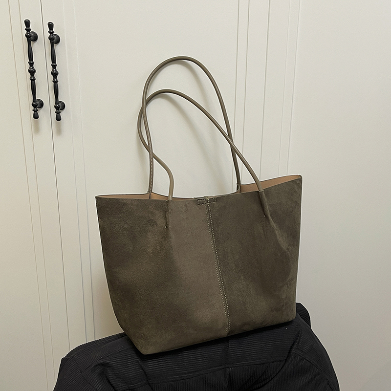 Autumn women's fashionable large capacity synthetic leather handbag, casual simple classic work shoulder bag, popular student fashion crossbody b