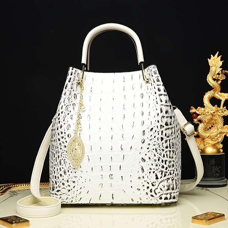 Stylish Spacious Wo Bucket With Minimalist Crocodile Pattern, Perfect For Autumn And Winter, Can Be Used 2025