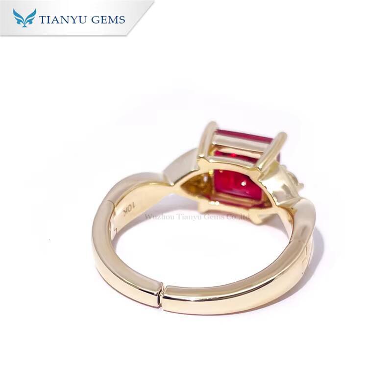Tianyu Gems Womens Fine Jewelry Princess Cut Moissanite Synthetic Ruby Stone Colorless with Gold for Engagement and Wedding