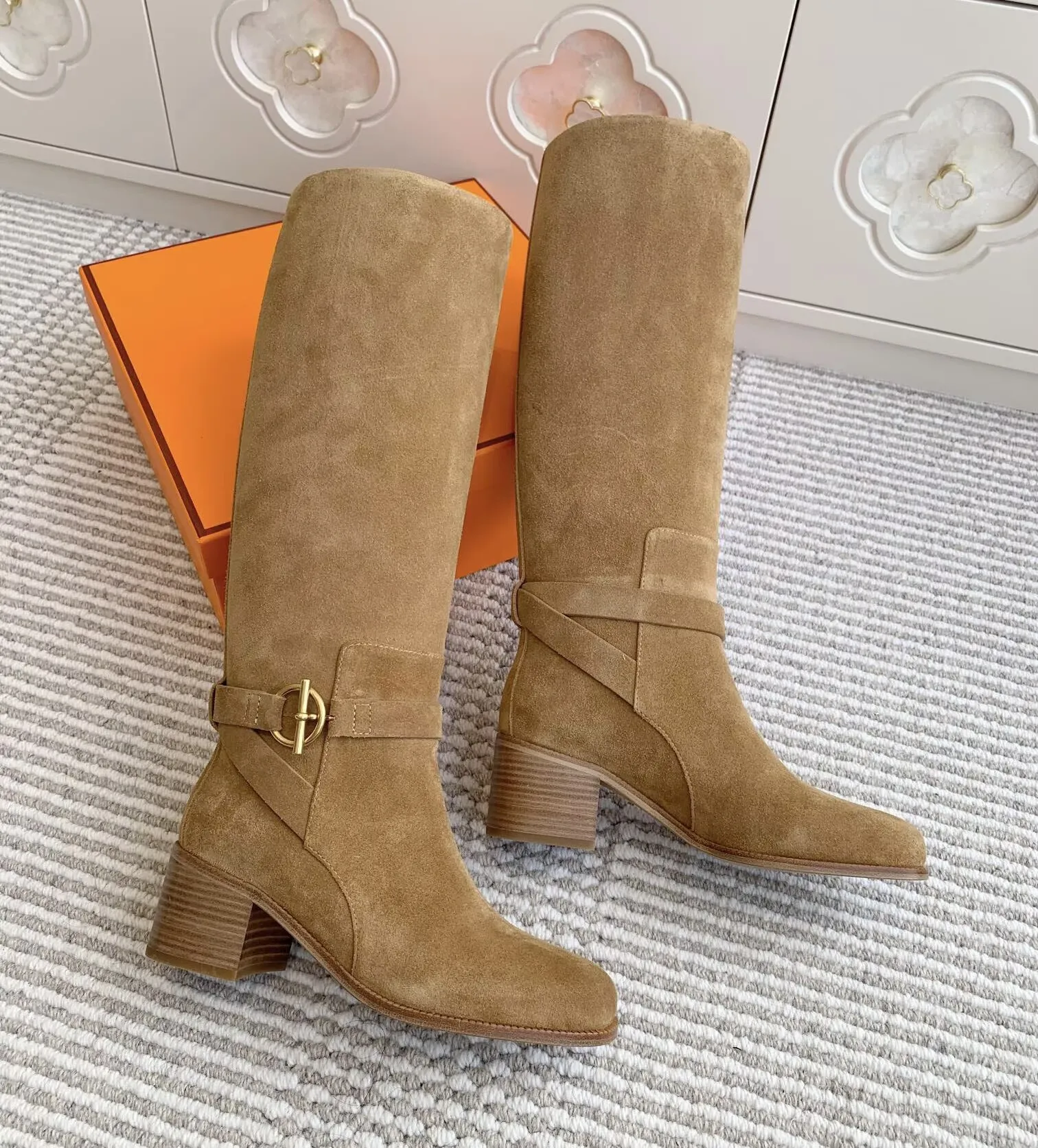 Winter Women Justine Tall Boots Suede Calfskin Golden Glenan Buckle Jumping Over Knee Booties Chunky Heels Lady Footwear Lady Bottes EU35-43