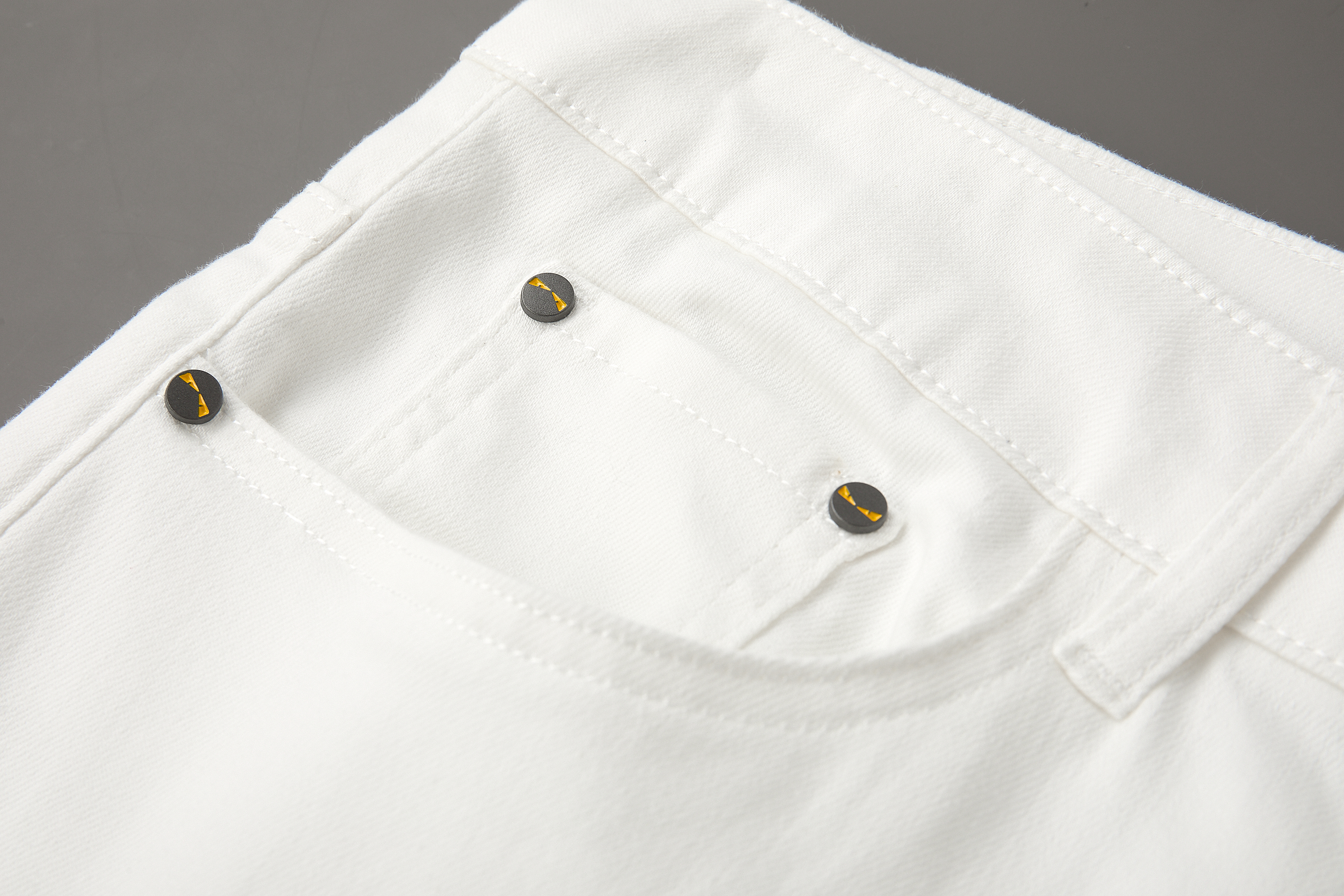 Men's Trendy Slim-Fit Straight-Leg Jeans in White and Black 510