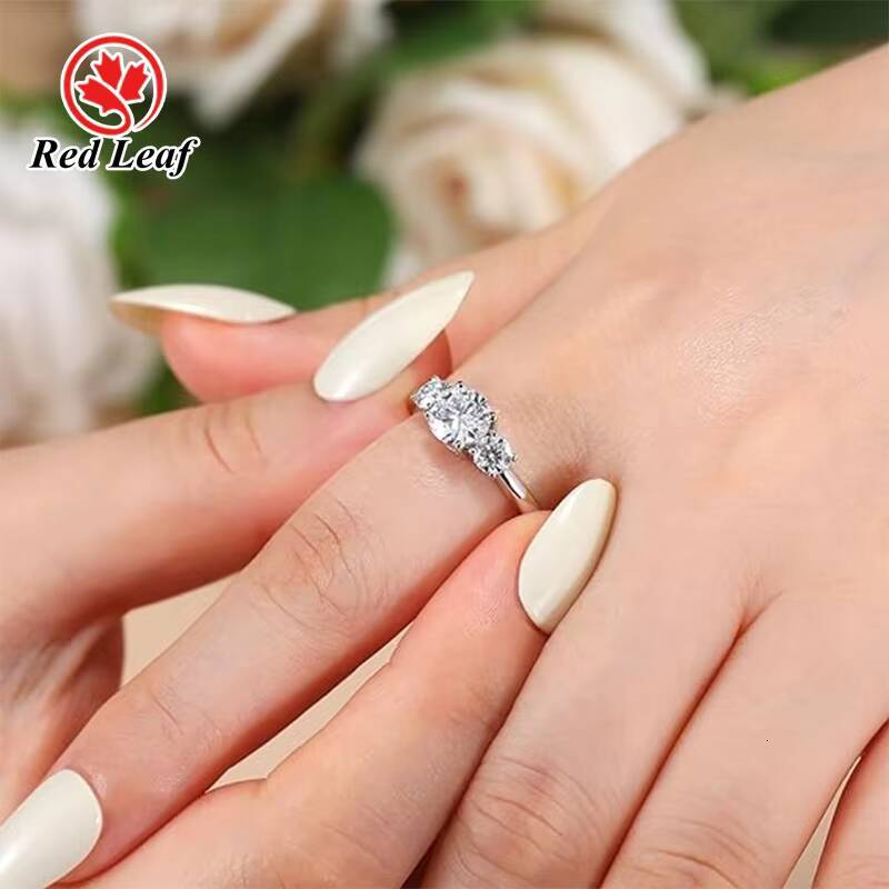3 Stone Stackable 925 Sterling Silver Round Cut Moissanite Wedding Band Fashionable Fine Jewelry Moissanite Rings for Women