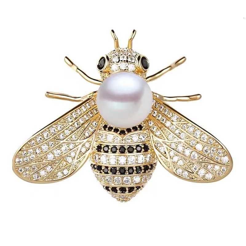 Pearl bee brooch womens fashion accessory highend and elegant corsage retro insect pin clothing and accessory Y251029