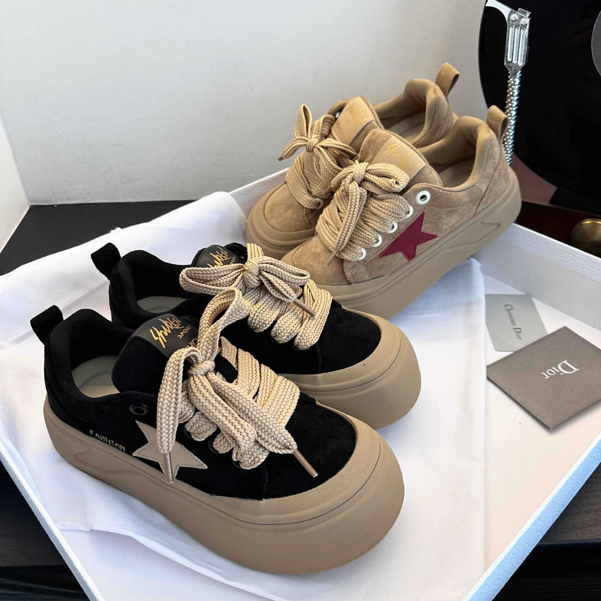 Board shoes women's autumn and winter thickened Maillard American retro style new versatile casual ins niche soft-soled sneakers