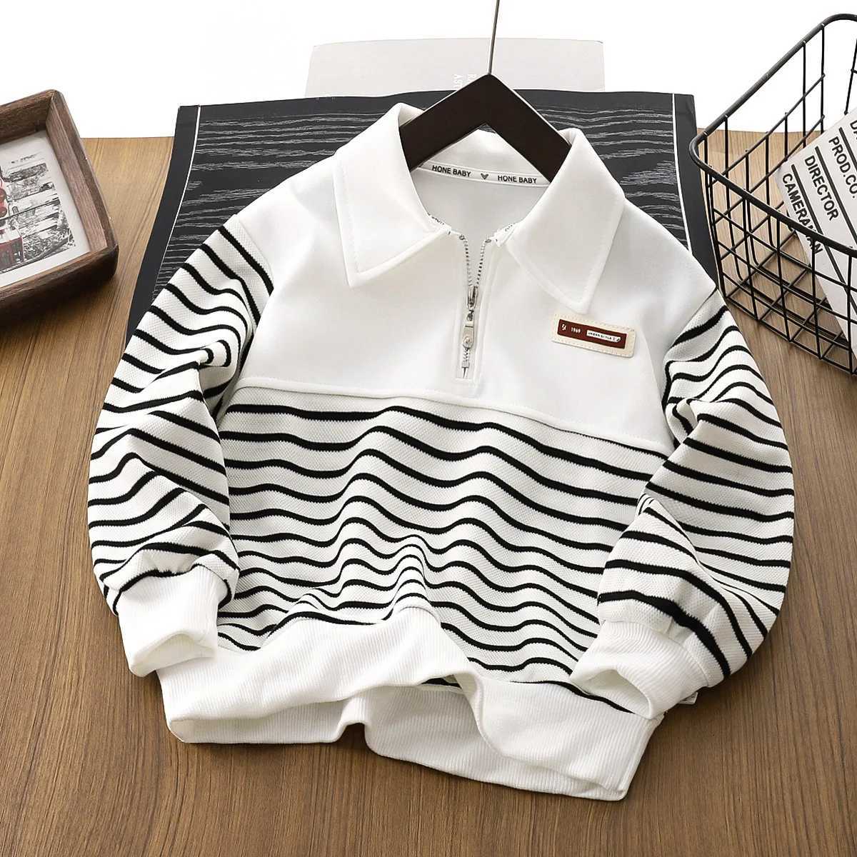 Childrens hoodie 2025 Spring and Autumn new style boys half zip hoodie Korean version striped lapel mid size childrens roundT251030