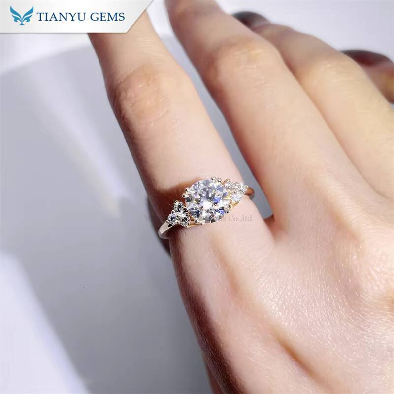 Tianyu Gems Custom Made 75mm Round Hearts and Arrows Cut Moissanite 10k 14k 18k Yellow Gold Rings for Women Engagement