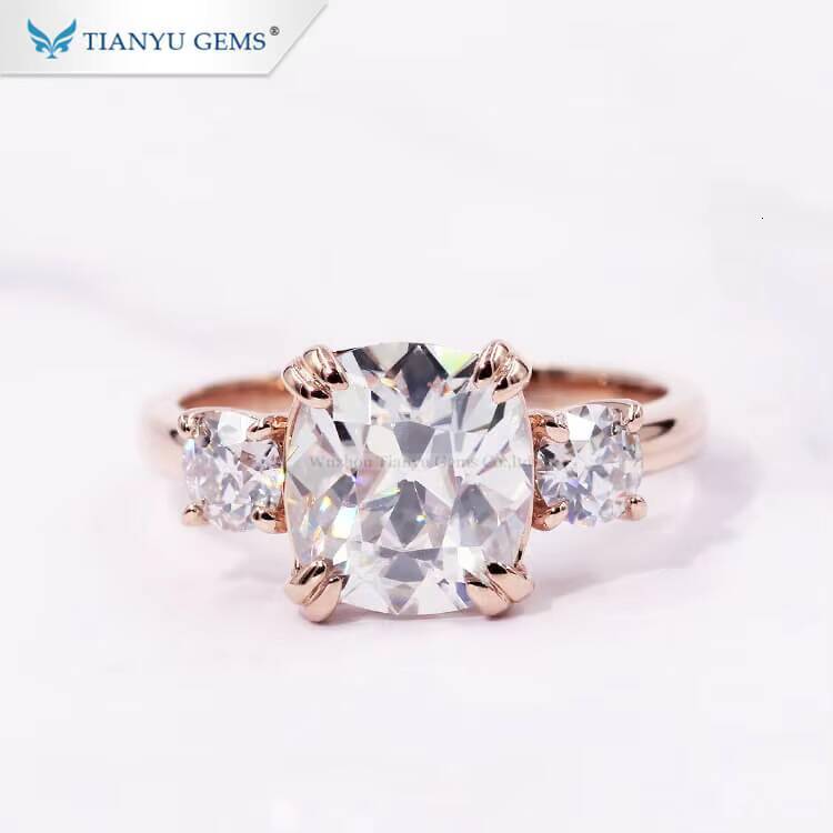 Tianyu Gems 8x9mm Cushion OMC 4mm Round OEC Moissanite 3 Stone Ring Women 18K 14K 10K Gold Wedding Engagement Custom Rings Women