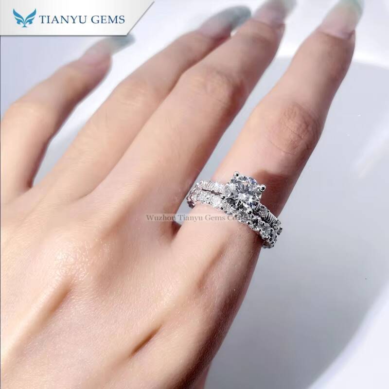 Tianyu gems Custom Made Moissanite Diamond Round Hearts And Arrows Cut 75mm 15ct 18k White Gold Ring Set For Women