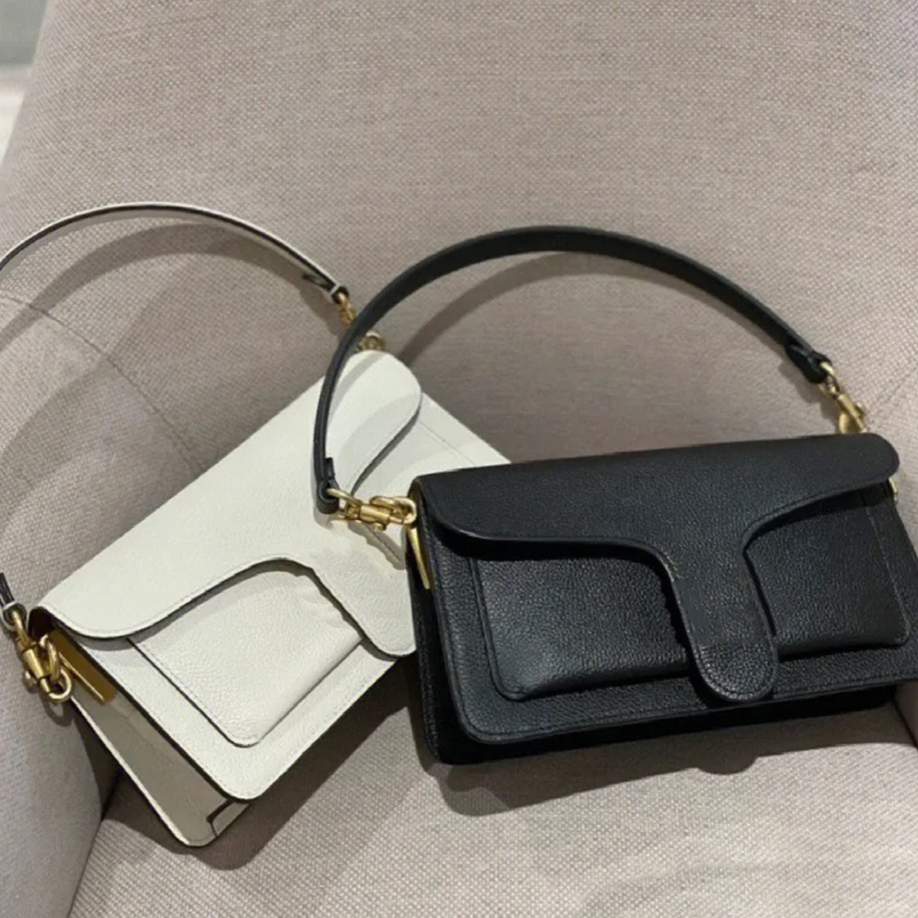 Top Quality Women Shoulder Bag 26 Luxury Designer Polished Pebble Leather Crossbody Bag Fabric Lining Handbag Detachable Strap Clutch Bag Snap Closure Tote Bag