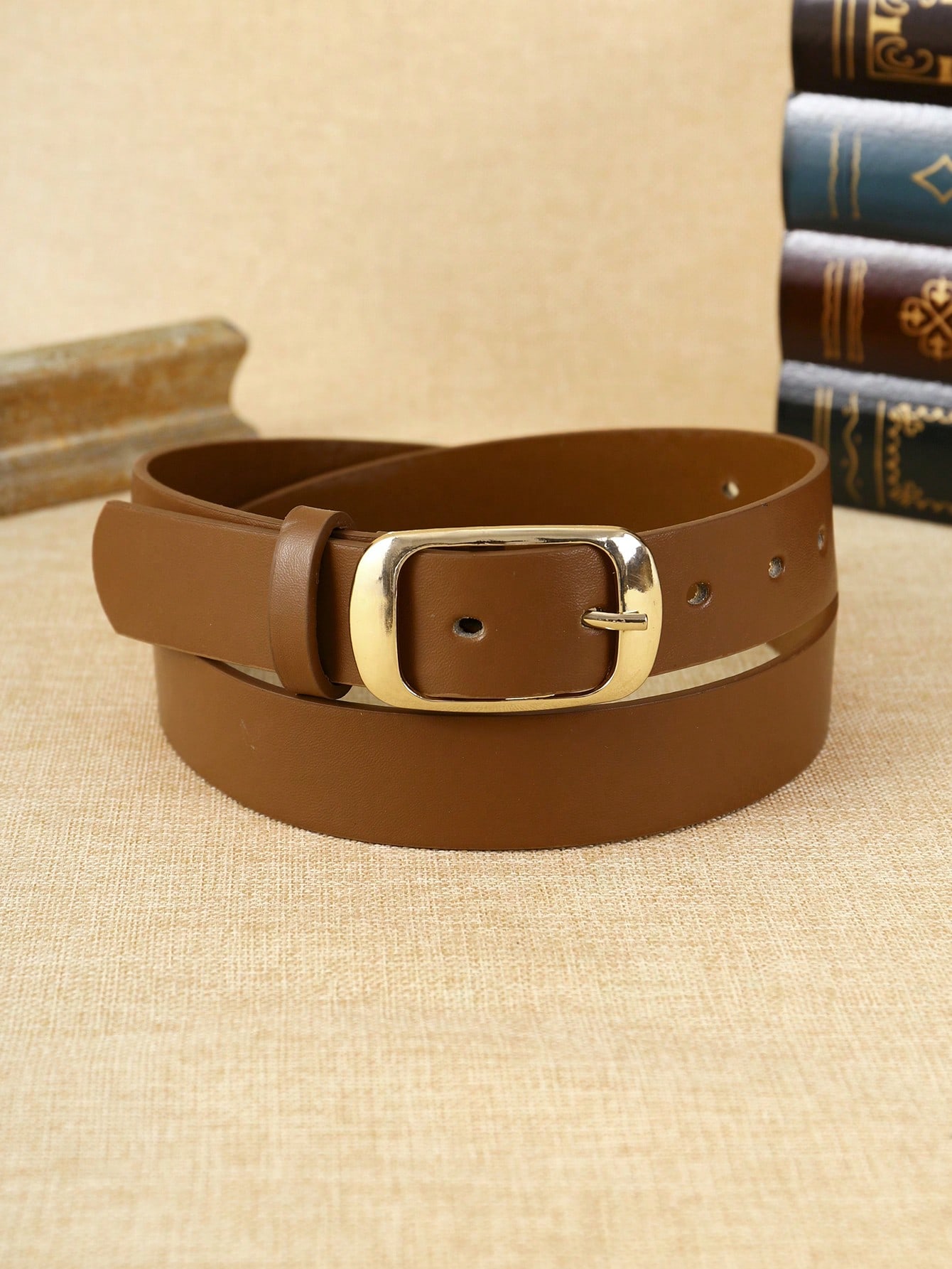 1 piece of ladies' coffee-colored belt, pure color Bohemian PU leather clothing accessory belt, suitable for all seasons and fashionable, suitable for daily use.