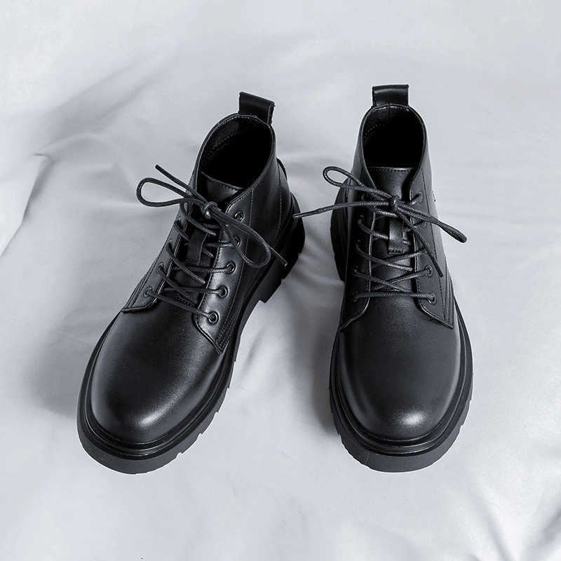 Black mid-calf Martin boots for men, stylish and cool for autumn, British motorcycle style, INS leather shoes, Hong Kong style couple work boots.