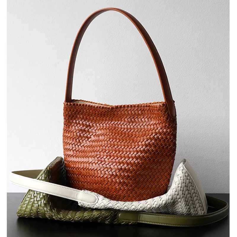 luxury woman handbagNew high end Handwoven genuine leather womens bag large capacity shoulder tote bag underarm bag bucket bag W251031