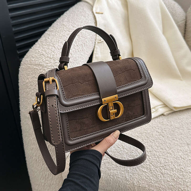 designer bag New Retro Handheld Small Square High-Quality Texture Niche Design Light Luxury Shoulder Bag Wholesale