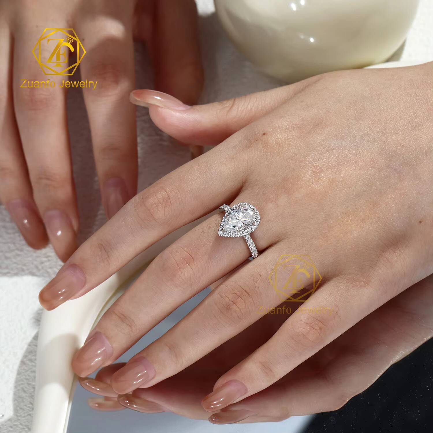 Classic 1CT 2CT 3CT Pear Cut Diamond Ring Custom Fine Jewelry Pass Diamond Tester D VVS Moissanite Halo Ring for Gifts