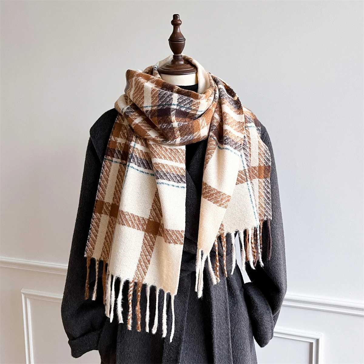 New Embossed Cashmere Womens Winter Scarf Warm Chunky ShAWl Luxury Designer Tassels Bufanda LaDY WrAP Man ScarvesW251030