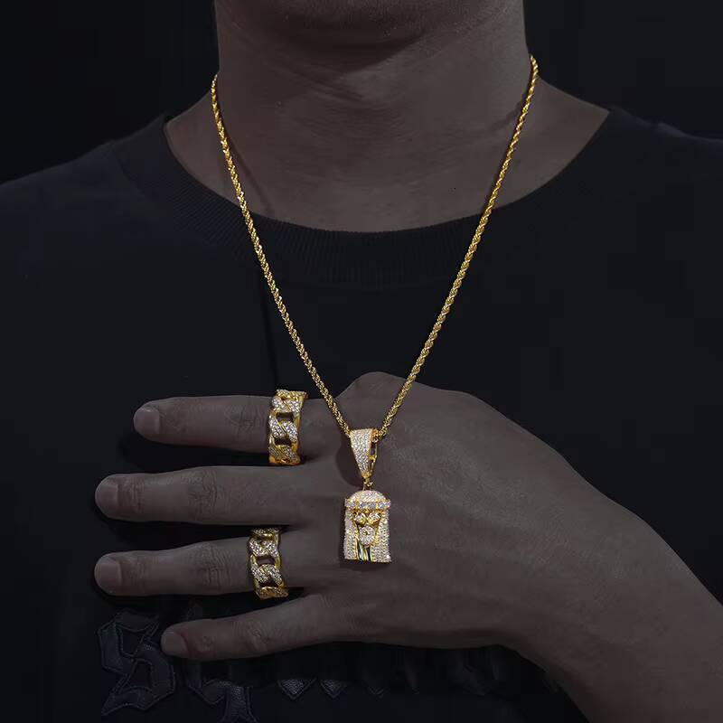 New Arrival 18K Gold Plated Rappers Jewelry 925 Sterling Silver Baguette VVS Moissanite Diamond Iced Out Jesus Piece Pendant