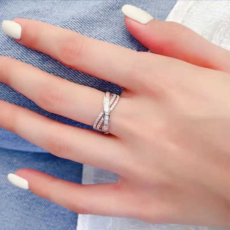 Exquisite Female Rings 925 Sterling Silver Cross Shaped Infinity Finger Rings for Women Crystal Zircon Bridal Wedding JewelryXJ251031