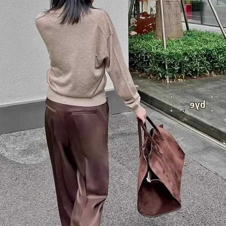 Ladies Tophandle Bag Highend Feel Niche Design Large Capacity Vintage Commute Handbag For Autumnwinter SeasonT251031