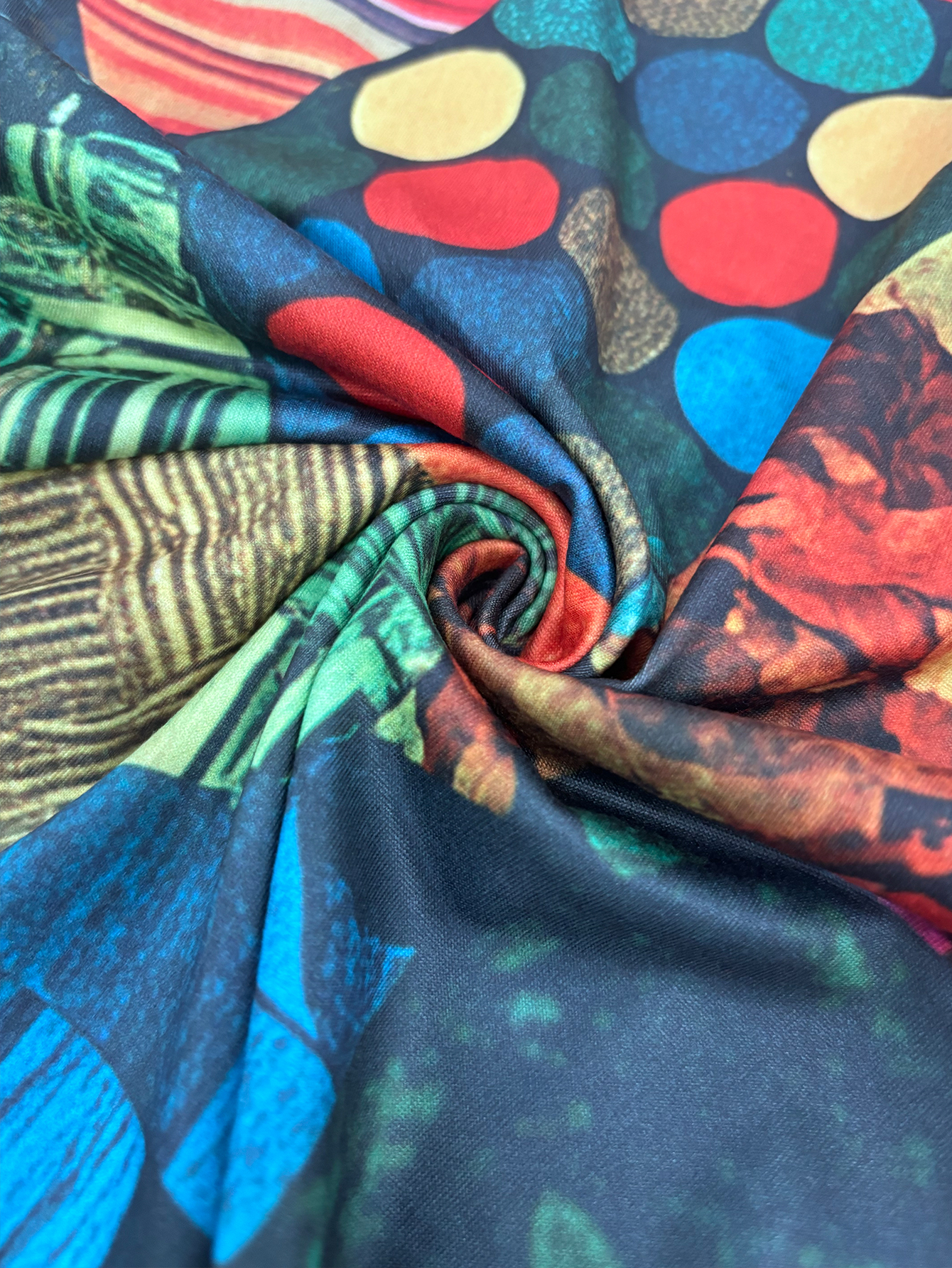 Chic Milk Silk Cotton Blends Two Piece Bottomwear Ensemble Featuring Eye-catching Graphics & Functional Side Pocket Design--CF56132