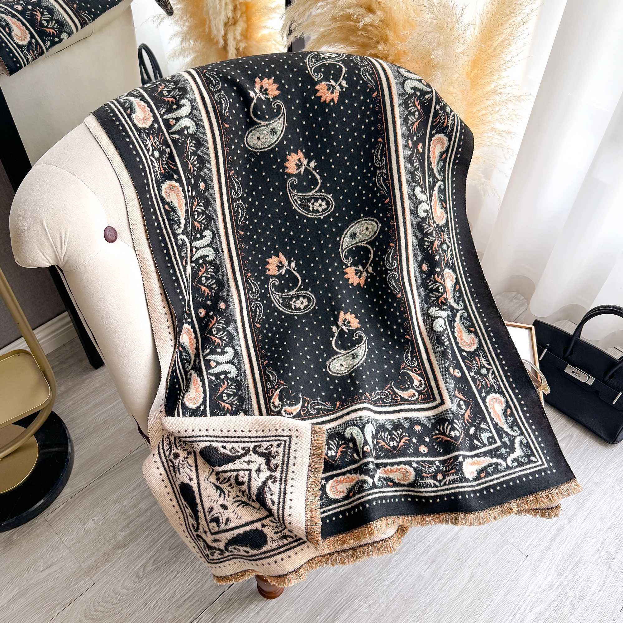 Paisley Design Warm Large Shawls And Neck Wraps for Autumn Winter Fashionable Wrap Stole for Women C251031