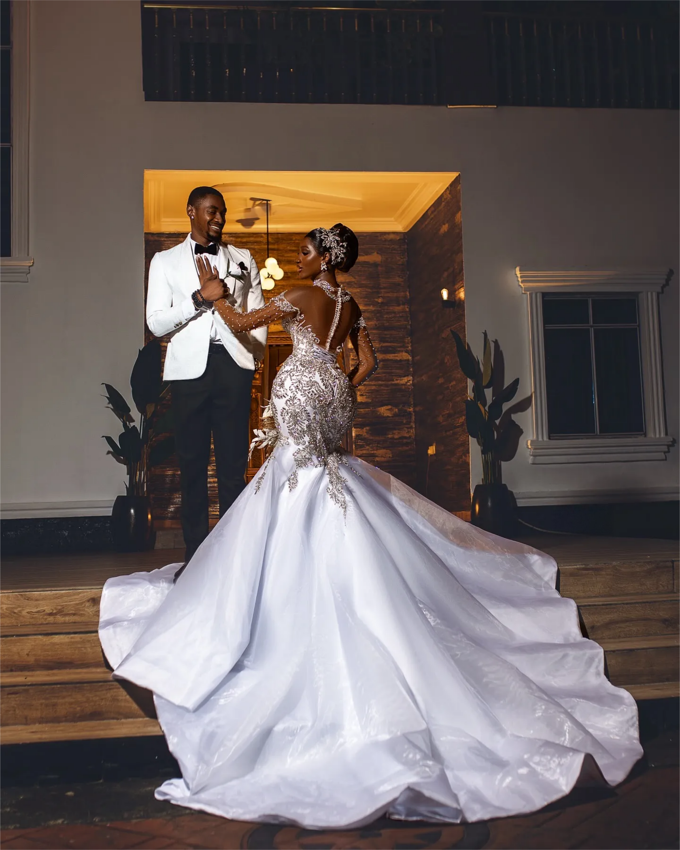 Mermaid Wedding Dresses Plus Size Beaded Lace Full Sleeves Sheer Neck Vintage Elegant Bridal Gowns Dress