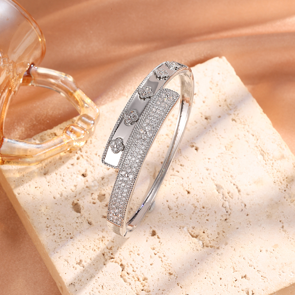 Luxury Full Shiny CZ Four-leaf Flower Designd Open Bracelet for Women Premium Wedding Party Jewelry Birthday Gift ddmytues